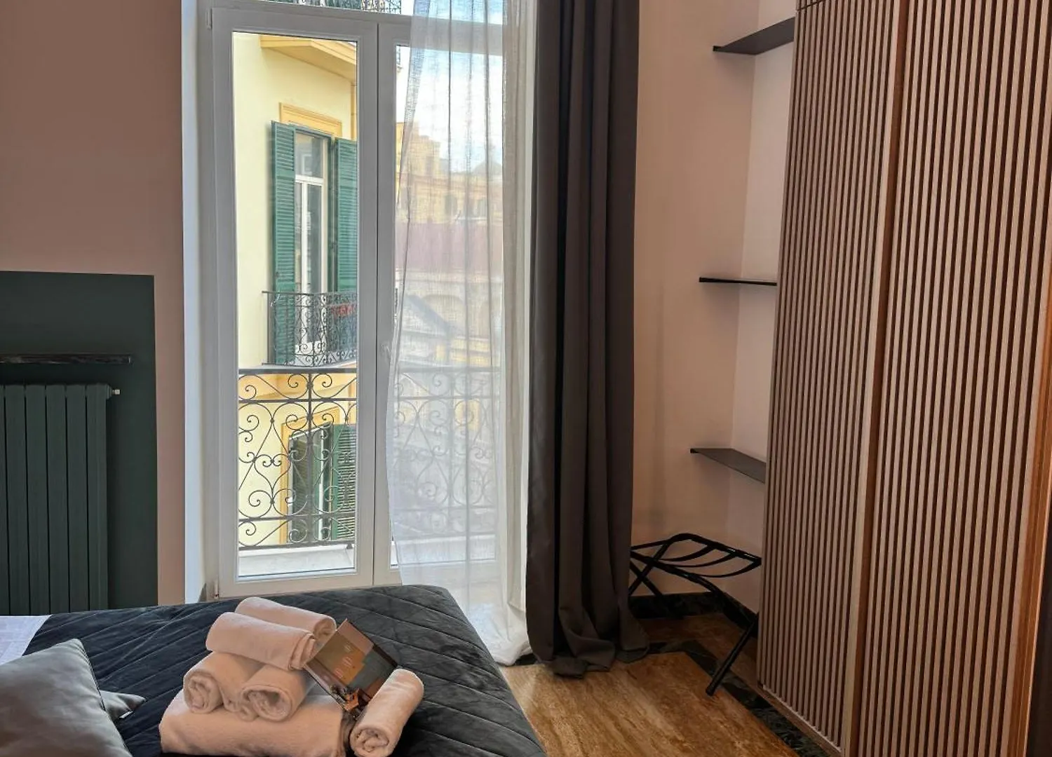 ***** Guest house Rettifilo 311 Hotel Naples Italy